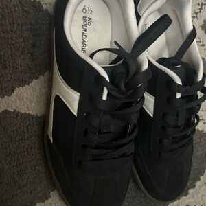 No Boundaries Monochrome Casual Sneakers